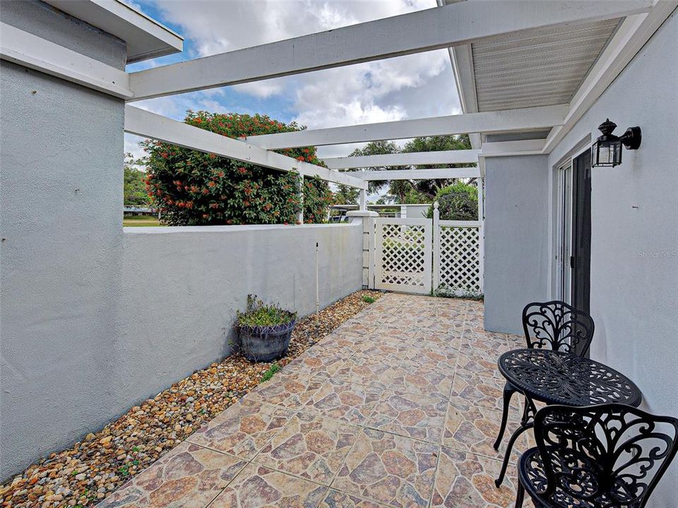 For Sale: $264,900 (2 beds, 2 baths, 1319 Square Feet)