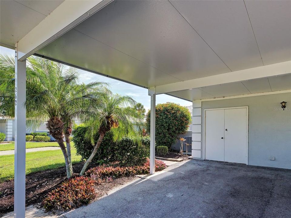 For Sale: $264,900 (2 beds, 2 baths, 1319 Square Feet)