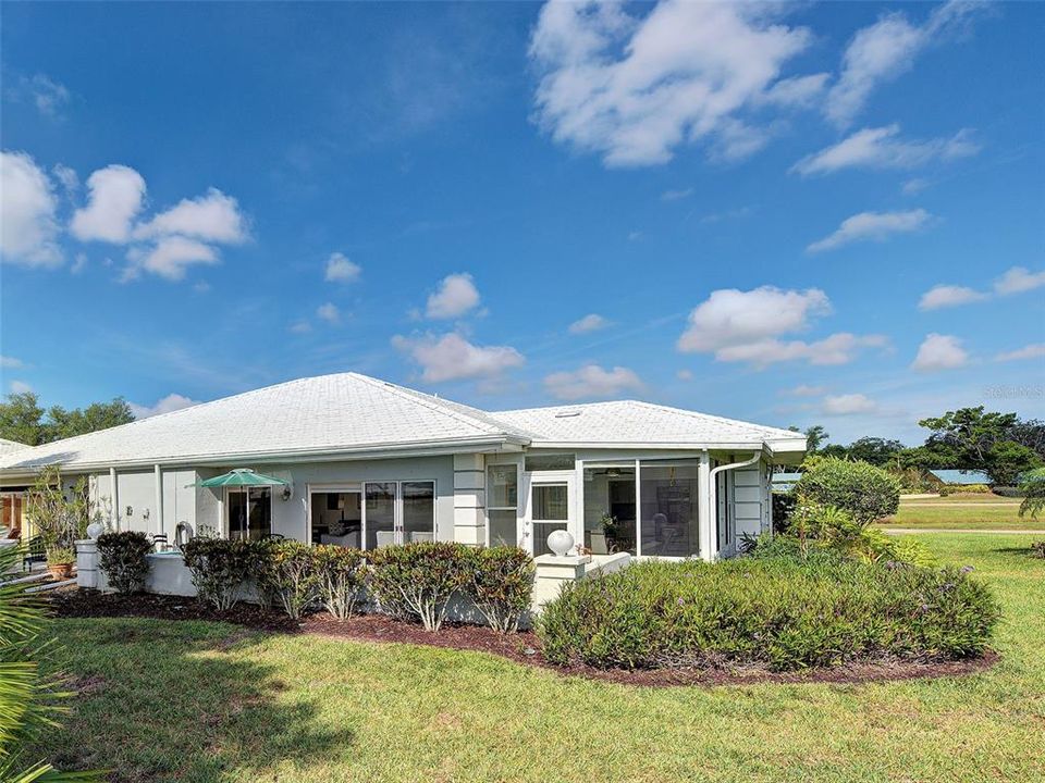 For Sale: $264,900 (2 beds, 2 baths, 1319 Square Feet)
