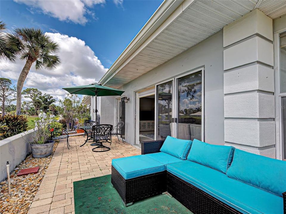 For Sale: $264,900 (2 beds, 2 baths, 1319 Square Feet)