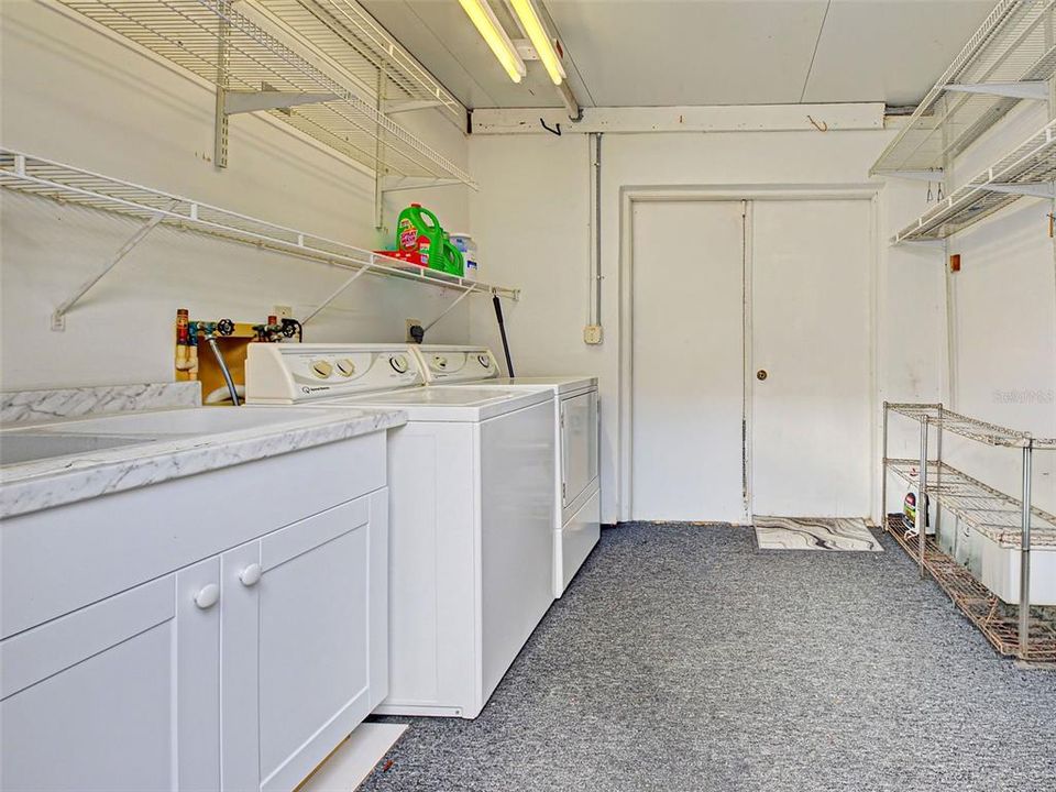 For Sale: $264,900 (2 beds, 2 baths, 1319 Square Feet)