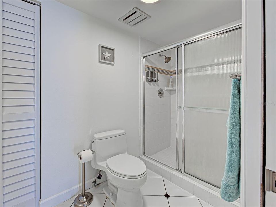 For Sale: $264,900 (2 beds, 2 baths, 1319 Square Feet)