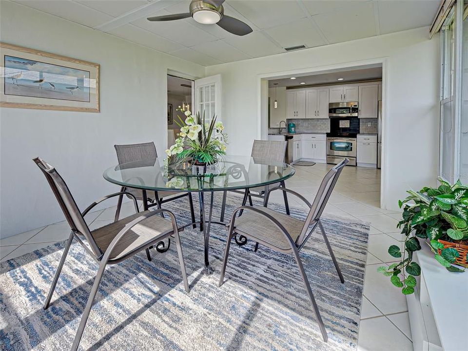 For Sale: $264,900 (2 beds, 2 baths, 1319 Square Feet)