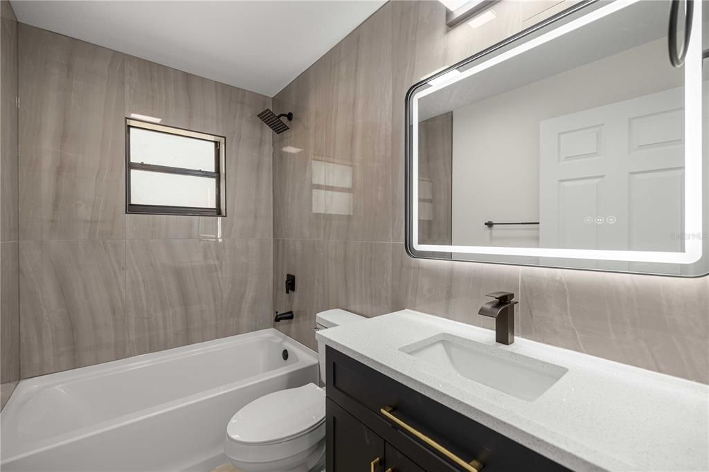 На продажу: $284,999 (3 спален, 2 ванн, 1421 Квадратных фут)