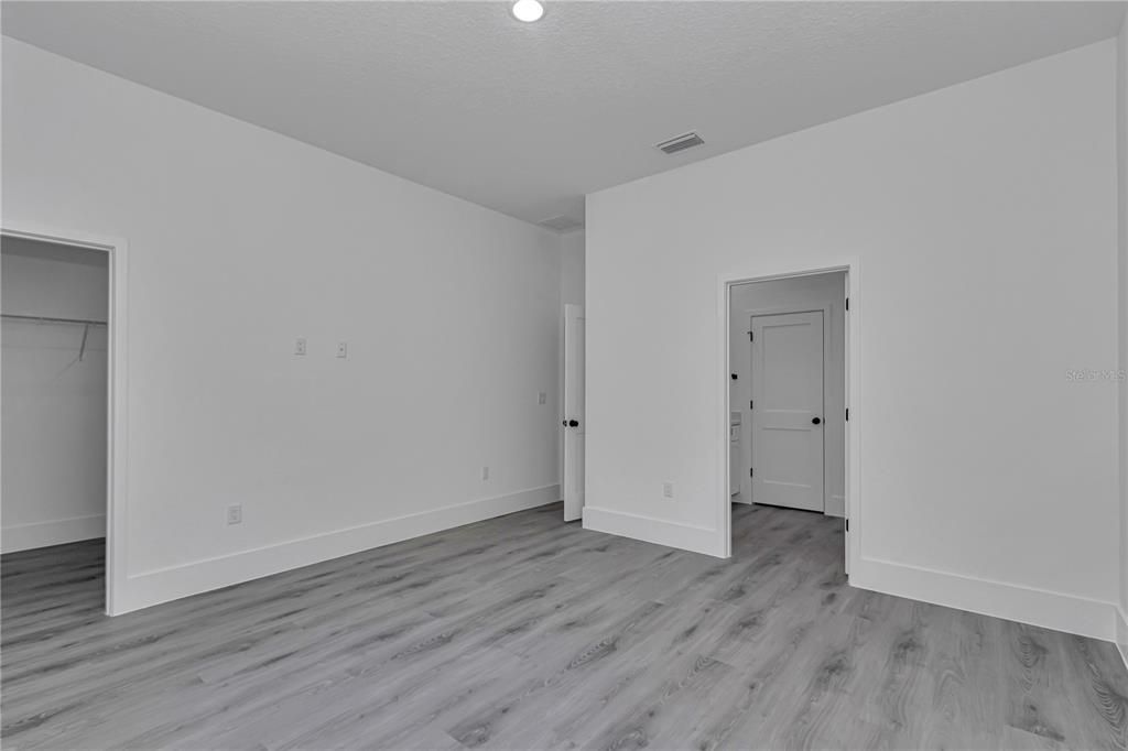 For Sale: $277,900 (3 beds, 2 baths, 1496 Square Feet)