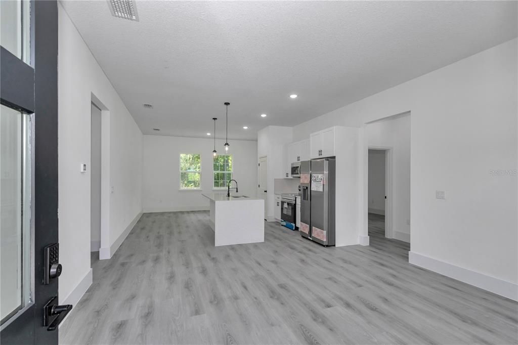 For Sale: $277,900 (3 beds, 2 baths, 1496 Square Feet)
