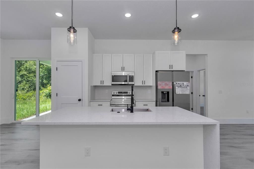 For Sale: $277,900 (3 beds, 2 baths, 1496 Square Feet)