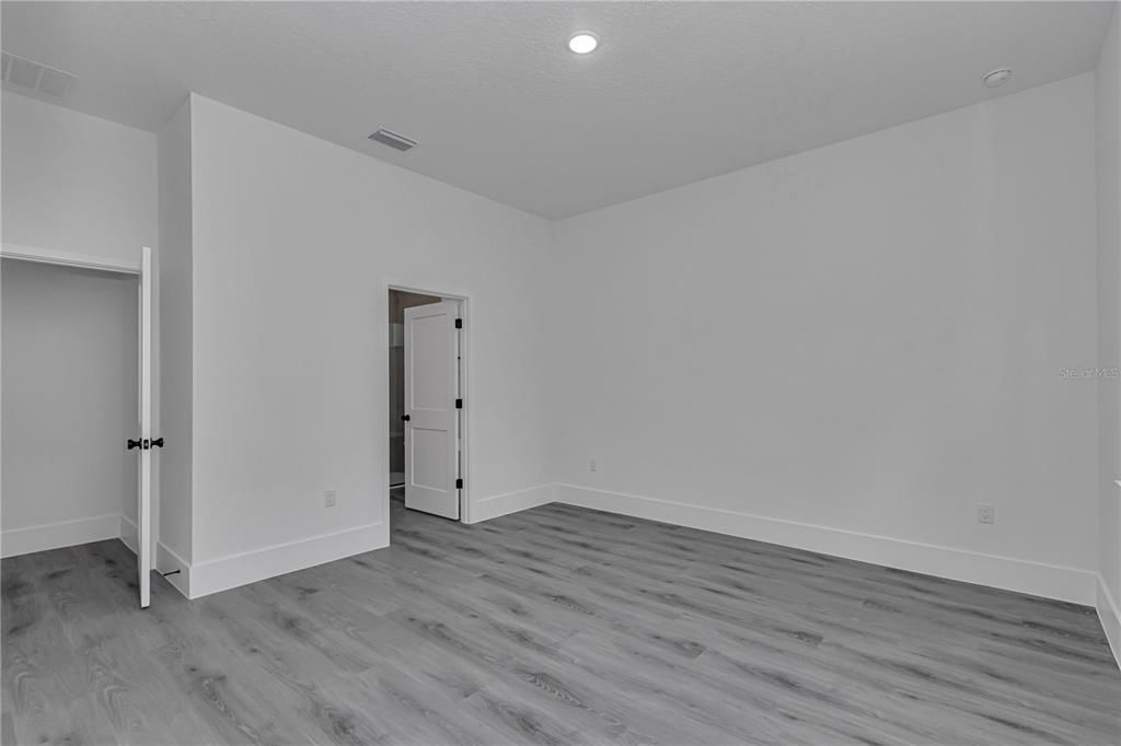 For Sale: $277,900 (3 beds, 2 baths, 1496 Square Feet)