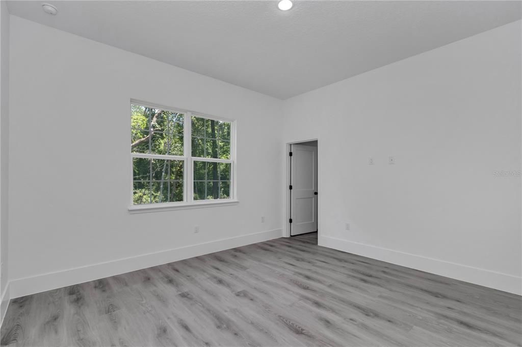 For Sale: $277,900 (3 beds, 2 baths, 1496 Square Feet)