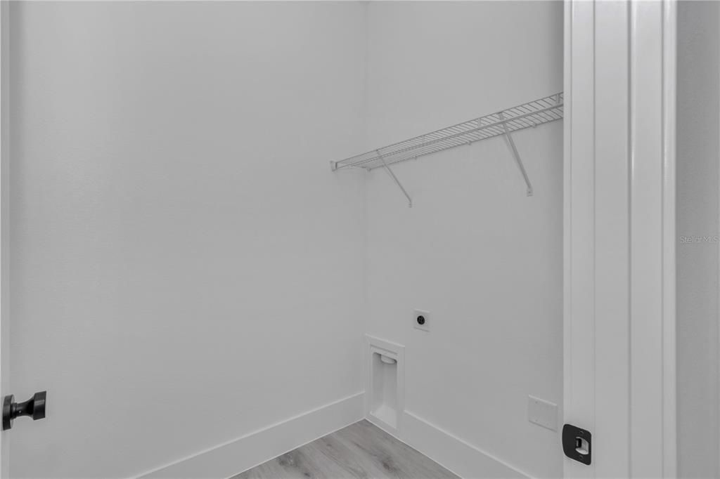 For Sale: $277,900 (3 beds, 2 baths, 1496 Square Feet)