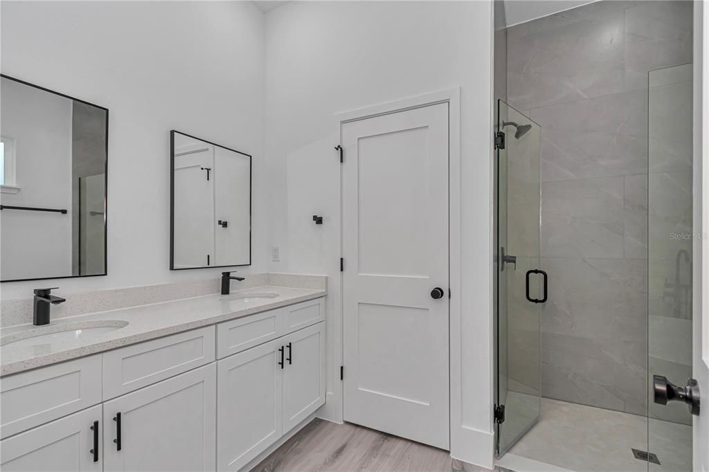 For Sale: $277,900 (3 beds, 2 baths, 1496 Square Feet)