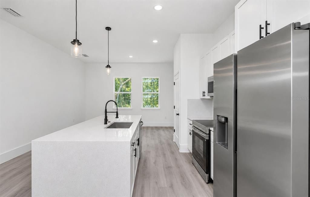 For Sale: $277,900 (3 beds, 2 baths, 1496 Square Feet)