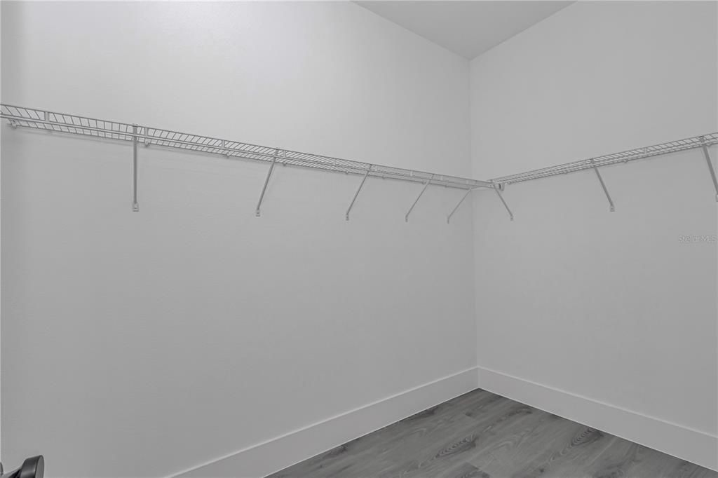 For Sale: $277,900 (3 beds, 2 baths, 1496 Square Feet)