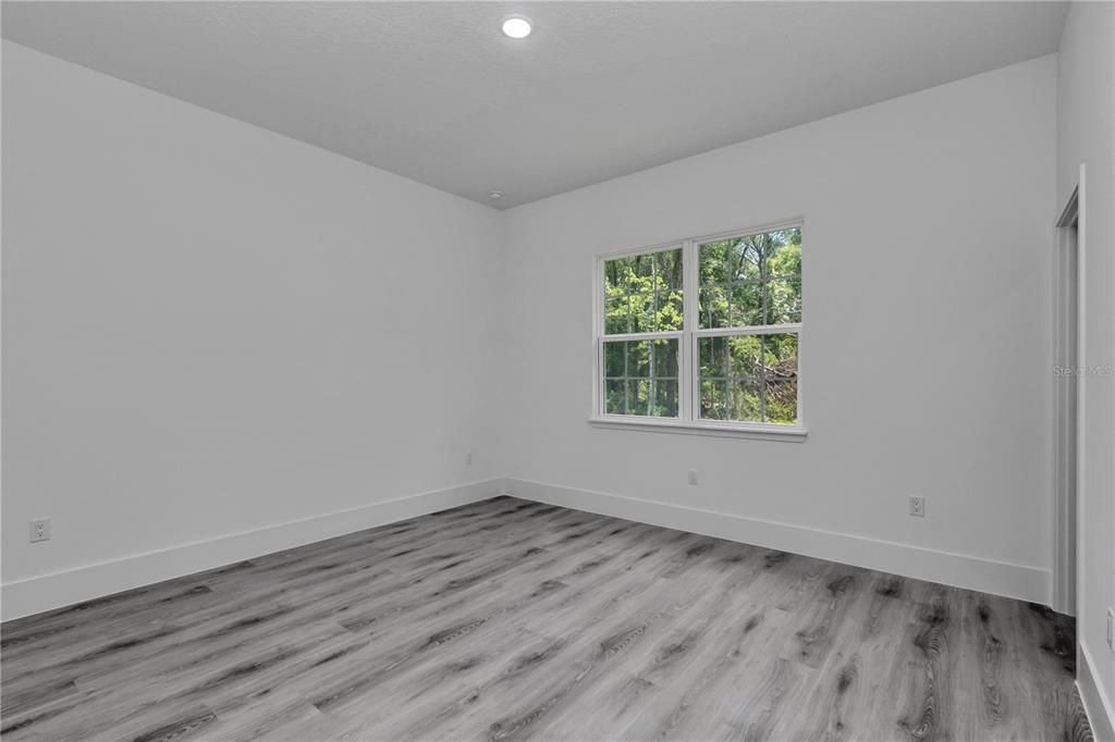 For Sale: $277,900 (3 beds, 2 baths, 1496 Square Feet)