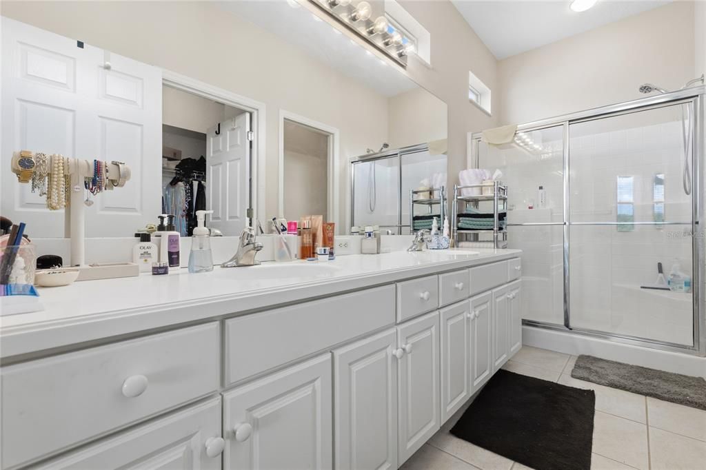 For Sale: $359,900 (3 beds, 2 baths, 1688 Square Feet)