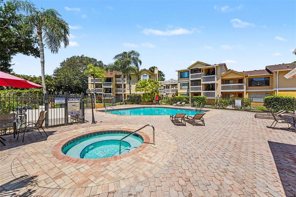For Sale: $125,000 (1 beds, 1 baths, 825 Square Feet)