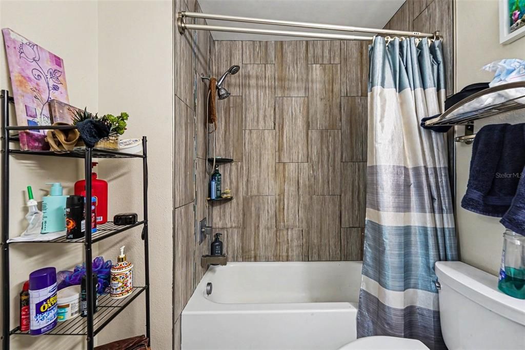 For Sale: $125,000 (1 beds, 1 baths, 825 Square Feet)