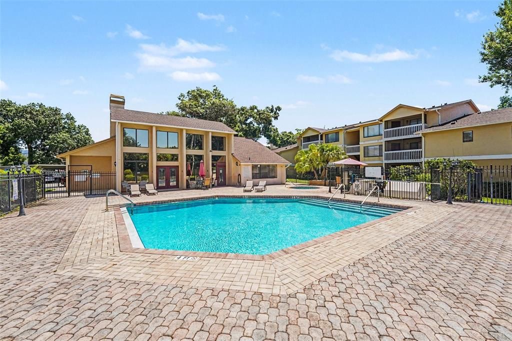 For Sale: $125,000 (1 beds, 1 baths, 825 Square Feet)