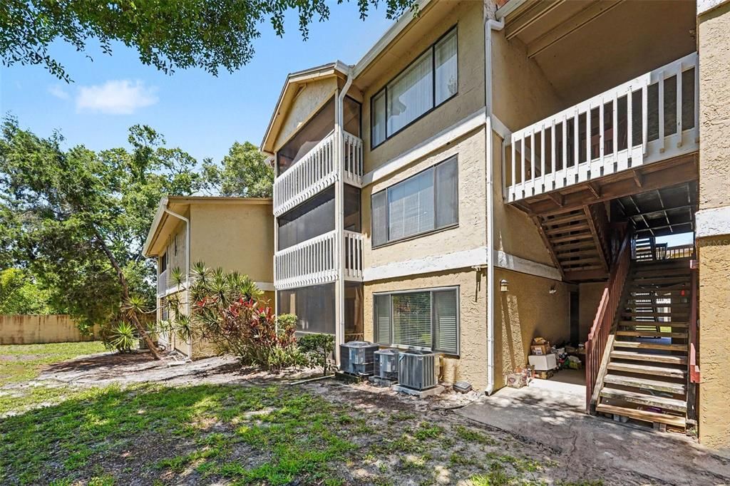 For Sale: $125,000 (1 beds, 1 baths, 825 Square Feet)