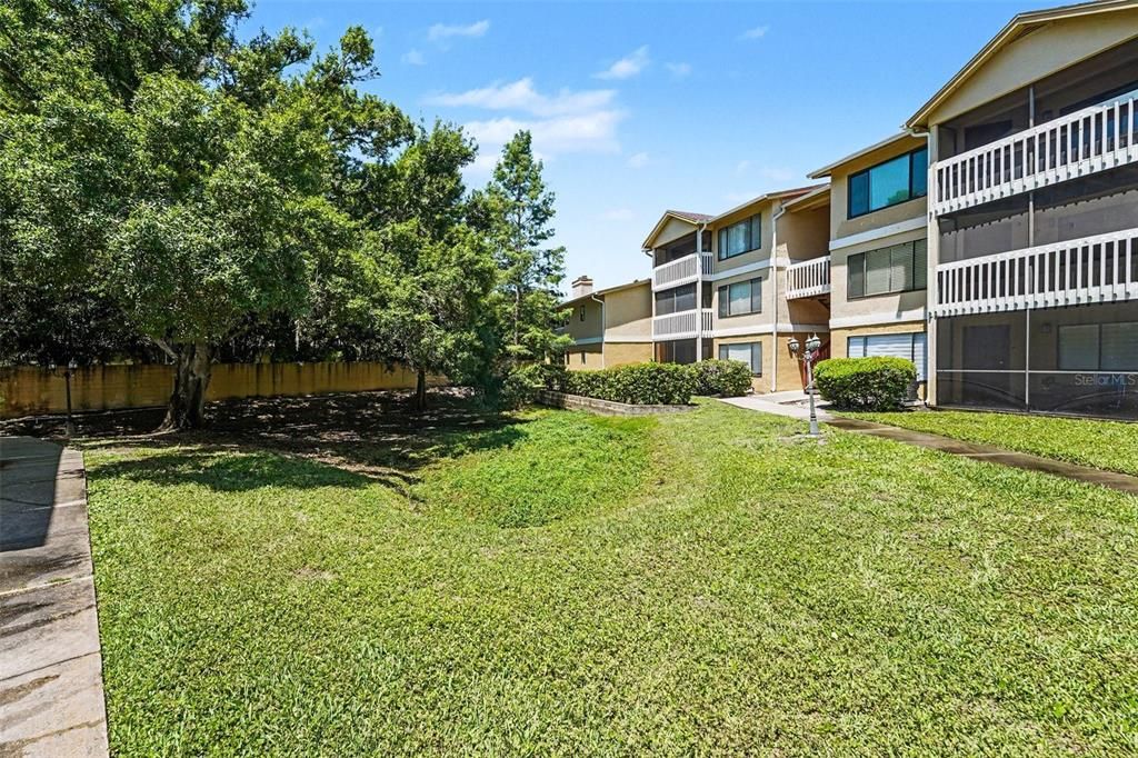 For Sale: $125,000 (1 beds, 1 baths, 825 Square Feet)