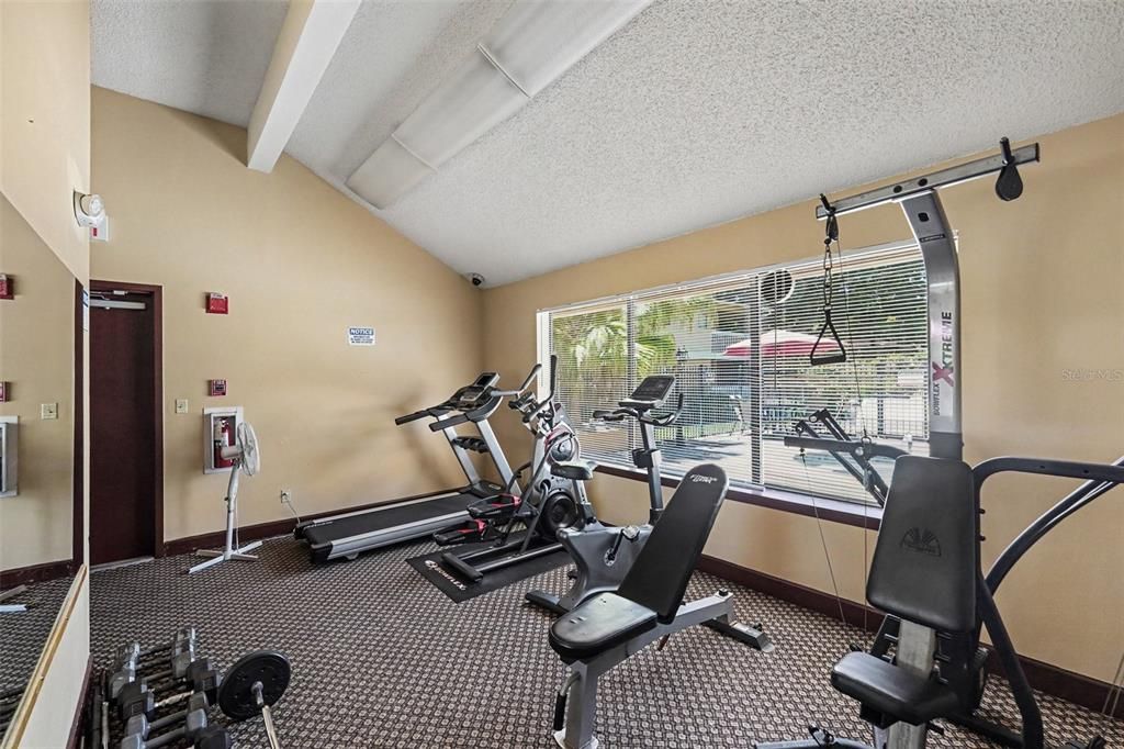 For Sale: $125,000 (1 beds, 1 baths, 825 Square Feet)