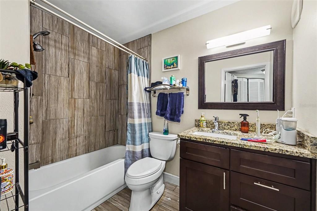 For Sale: $125,000 (1 beds, 1 baths, 825 Square Feet)