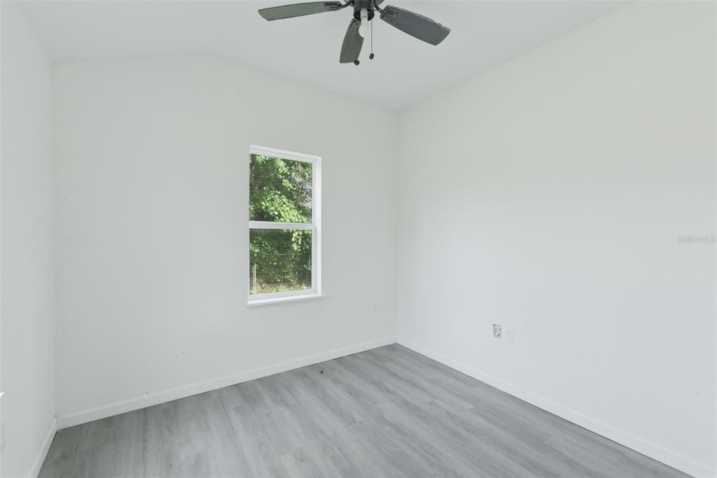 For Sale: $140,000 (3 beds, 1 baths, 1067 Square Feet)