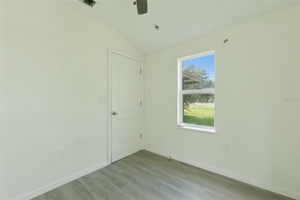 For Sale: $140,000 (3 beds, 1 baths, 1067 Square Feet)