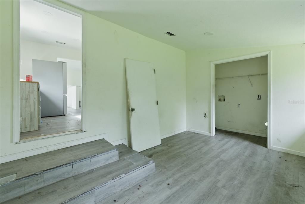 For Sale: $140,000 (3 beds, 1 baths, 1067 Square Feet)