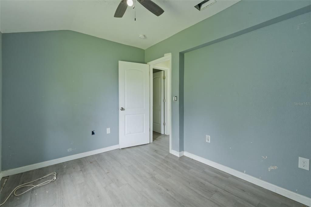 For Sale: $140,000 (3 beds, 1 baths, 1067 Square Feet)