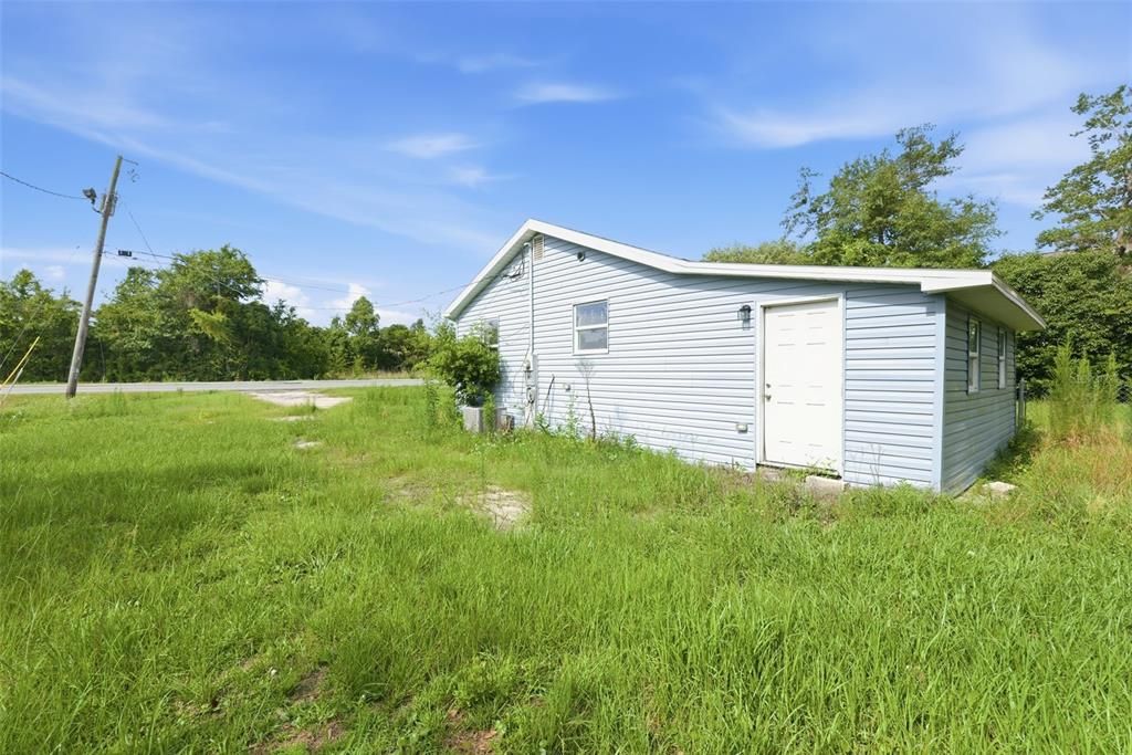 For Sale: $140,000 (3 beds, 1 baths, 1067 Square Feet)
