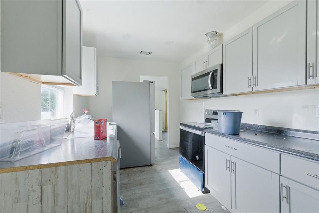 For Sale: $140,000 (3 beds, 1 baths, 1067 Square Feet)