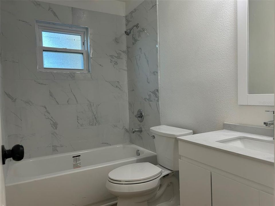 На продажу: $415,000 (4 спален, 0 ванн, 1500 Квадратных фут)