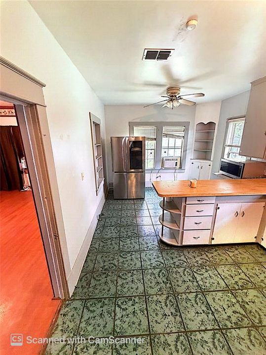 For Sale: $210,000 (3 beds, 2 baths, 1396 Square Feet)