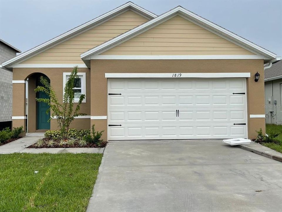 For Sale: $379,000 (3 beds, 2 baths, 1504 Square Feet)