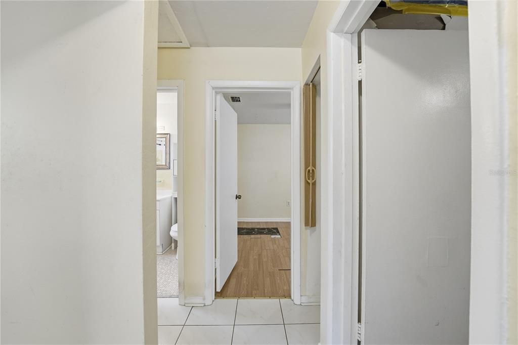 На продажу: $124,900 (2 спален, 1 ванн, 1356 Квадратных фут)