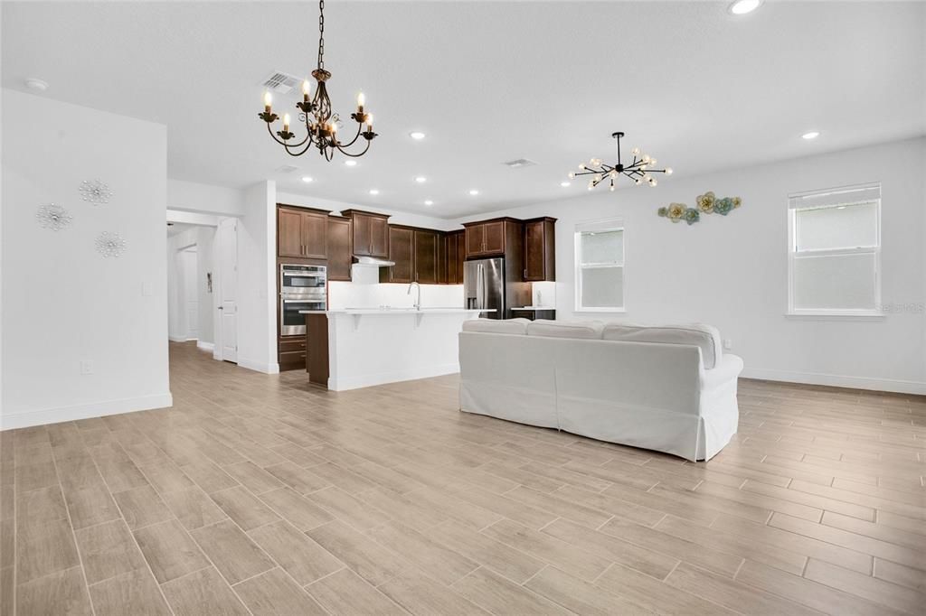 For Sale: $789,990 (4 beds, 3 baths, 2569 Square Feet)