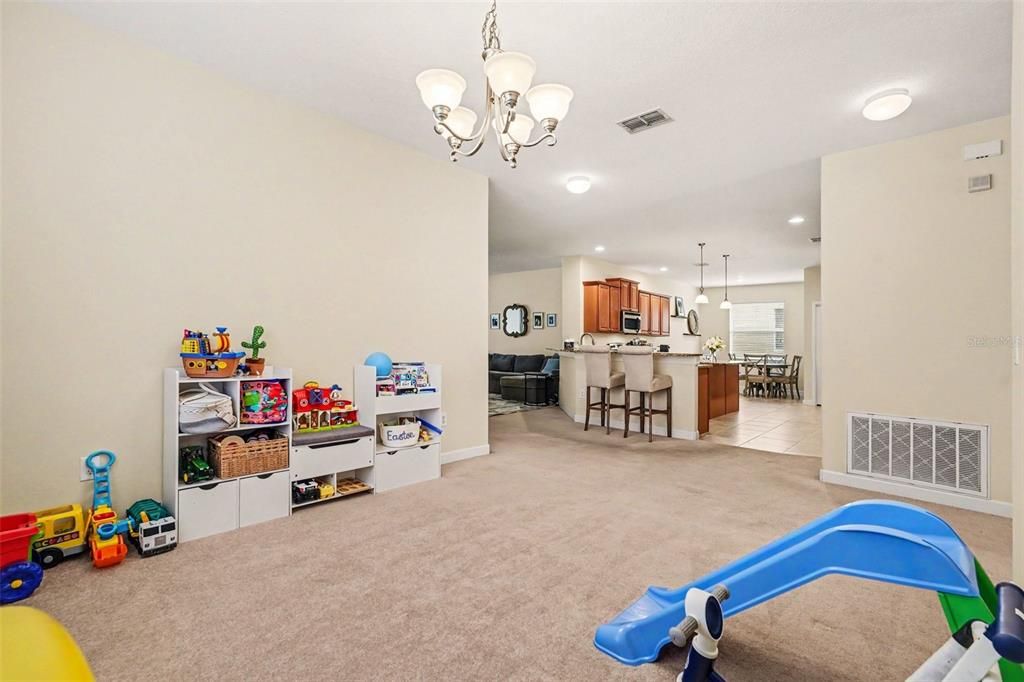 For Sale: $450,000 (4 beds, 3 baths, 2258 Square Feet)