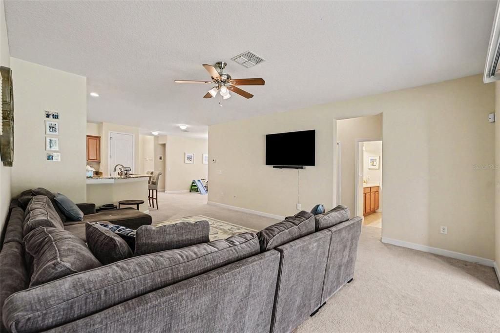 For Sale: $450,000 (4 beds, 3 baths, 2258 Square Feet)