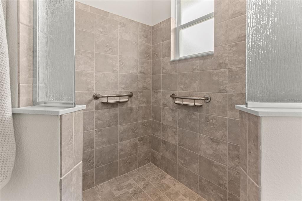 For Sale: $549,000 (4 beds, 3 baths, 2532 Square Feet)