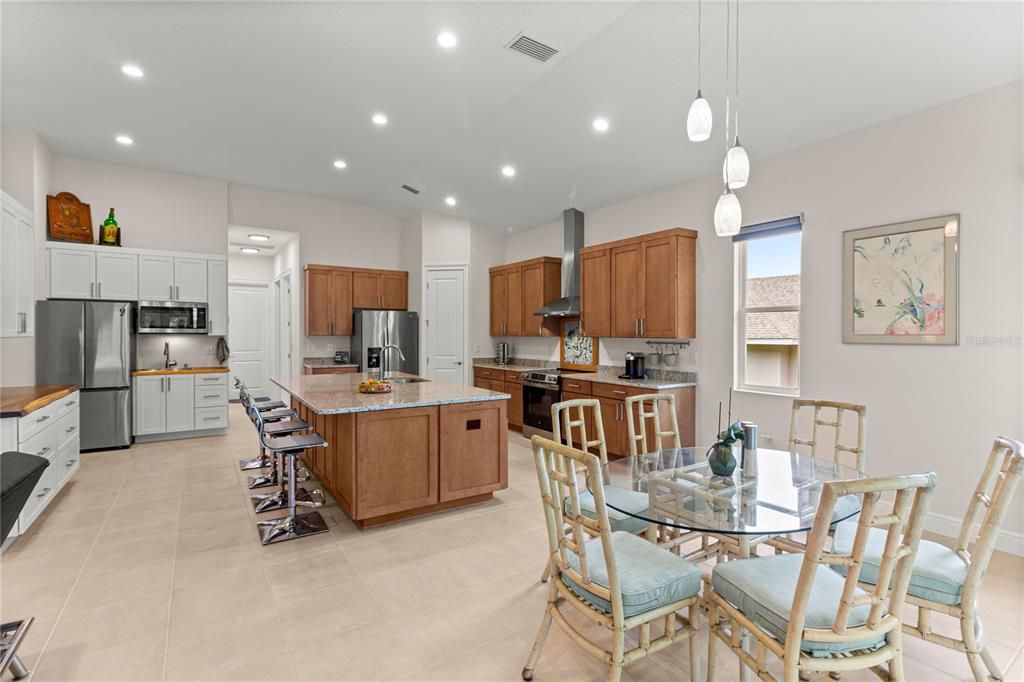 For Sale: $549,000 (4 beds, 3 baths, 2532 Square Feet)