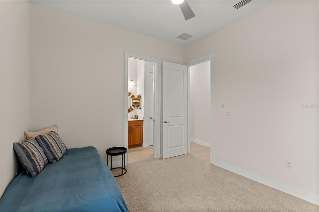 For Sale: $549,000 (4 beds, 3 baths, 2532 Square Feet)
