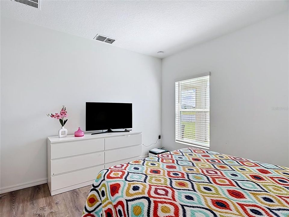 For Sale: $470,000 (6 beds, 5 baths, 3003 Square Feet)