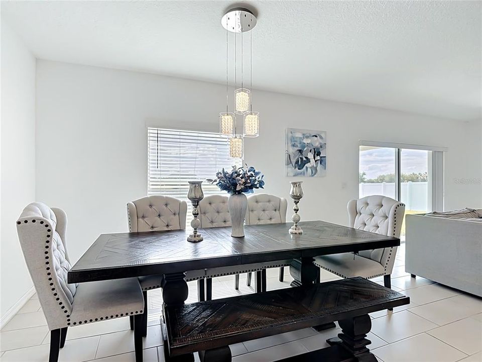 For Sale: $470,000 (6 beds, 5 baths, 3003 Square Feet)