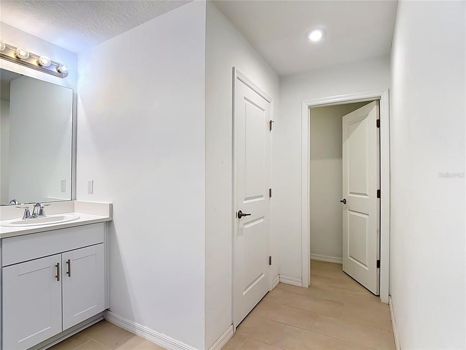 For Sale: $470,000 (6 beds, 5 baths, 3003 Square Feet)