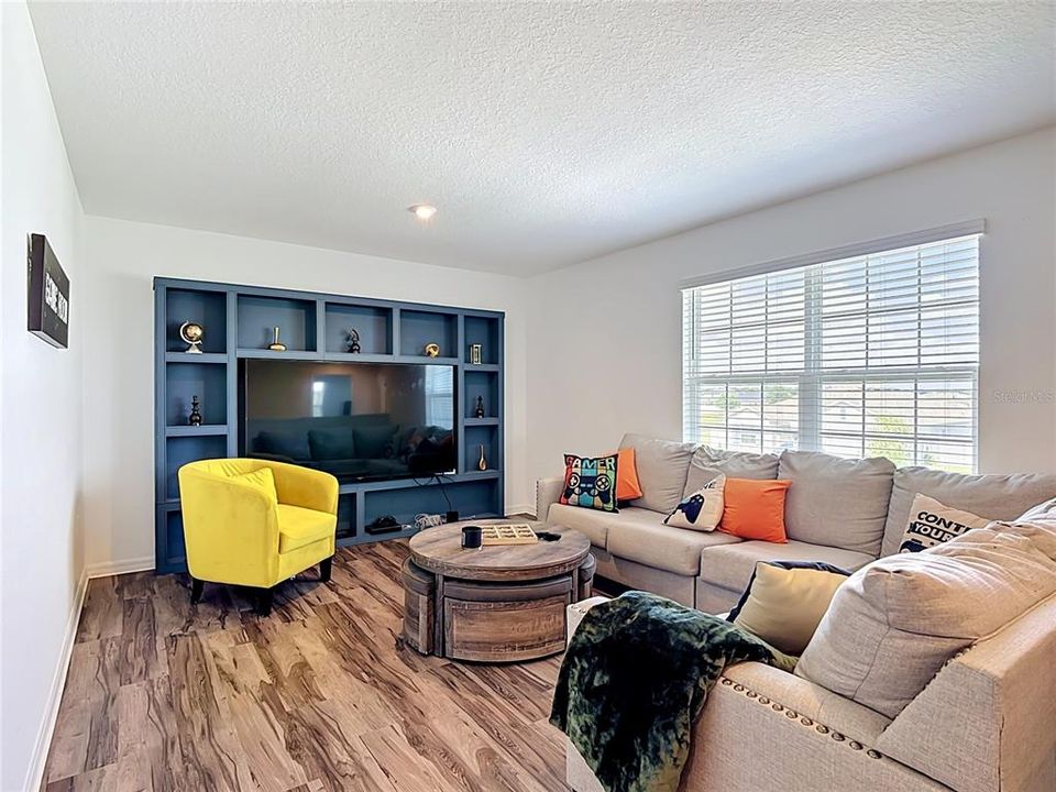 For Sale: $470,000 (6 beds, 5 baths, 3003 Square Feet)