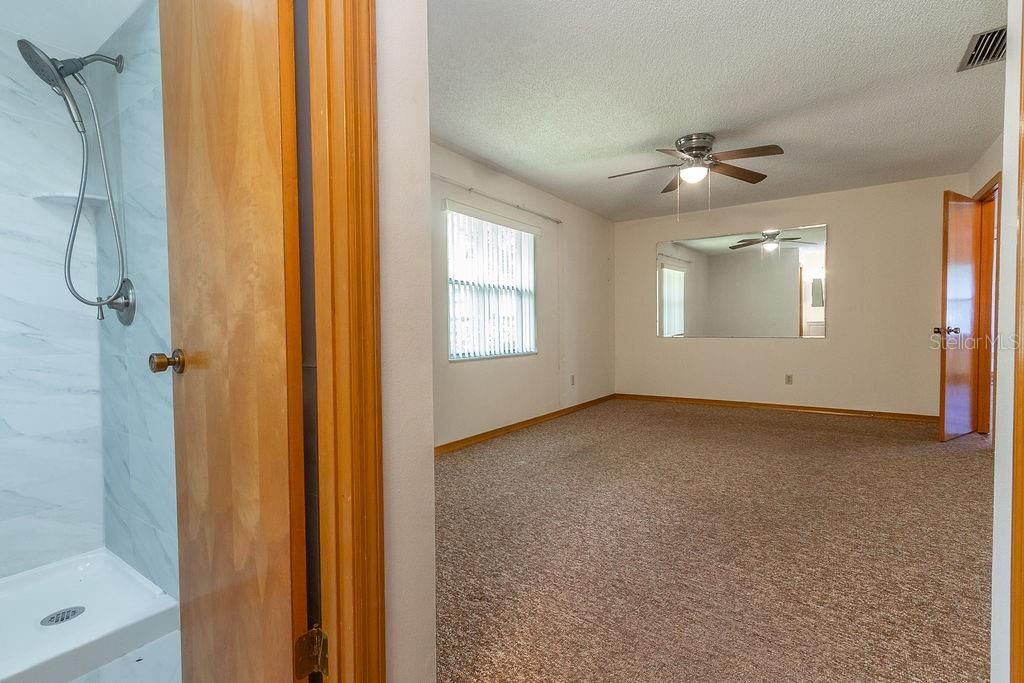 For Rent: $1,950 (2 beds, 2 baths, 1323 Square Feet)