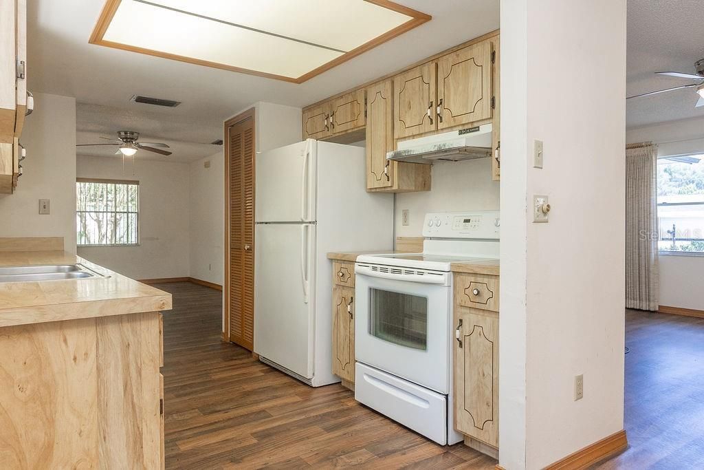For Rent: $1,950 (2 beds, 2 baths, 1323 Square Feet)