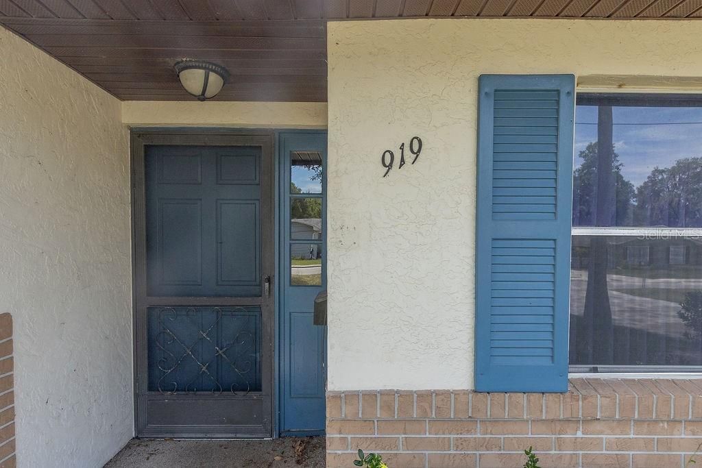 For Rent: $1,950 (2 beds, 2 baths, 1323 Square Feet)