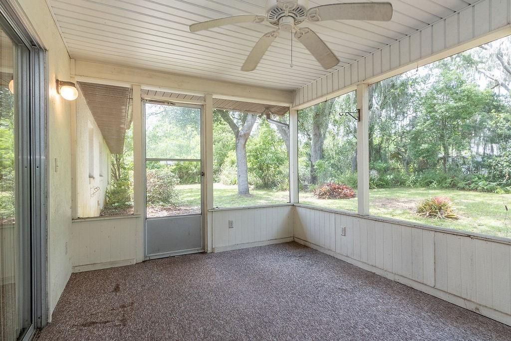 For Rent: $1,950 (2 beds, 2 baths, 1323 Square Feet)